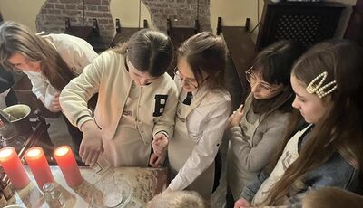 D.S. Таємна Аптека у лютому: «Дівчата і крем», колеги з Дому Франка та благочинні екскурсії