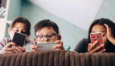 Життя в телефоні: чи реально побороти залежність від смартфона?