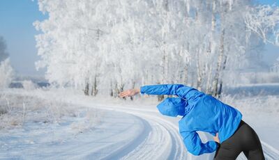 ​Біль у хребті взимку: причини, симптоми, принципи лікування і профілактика